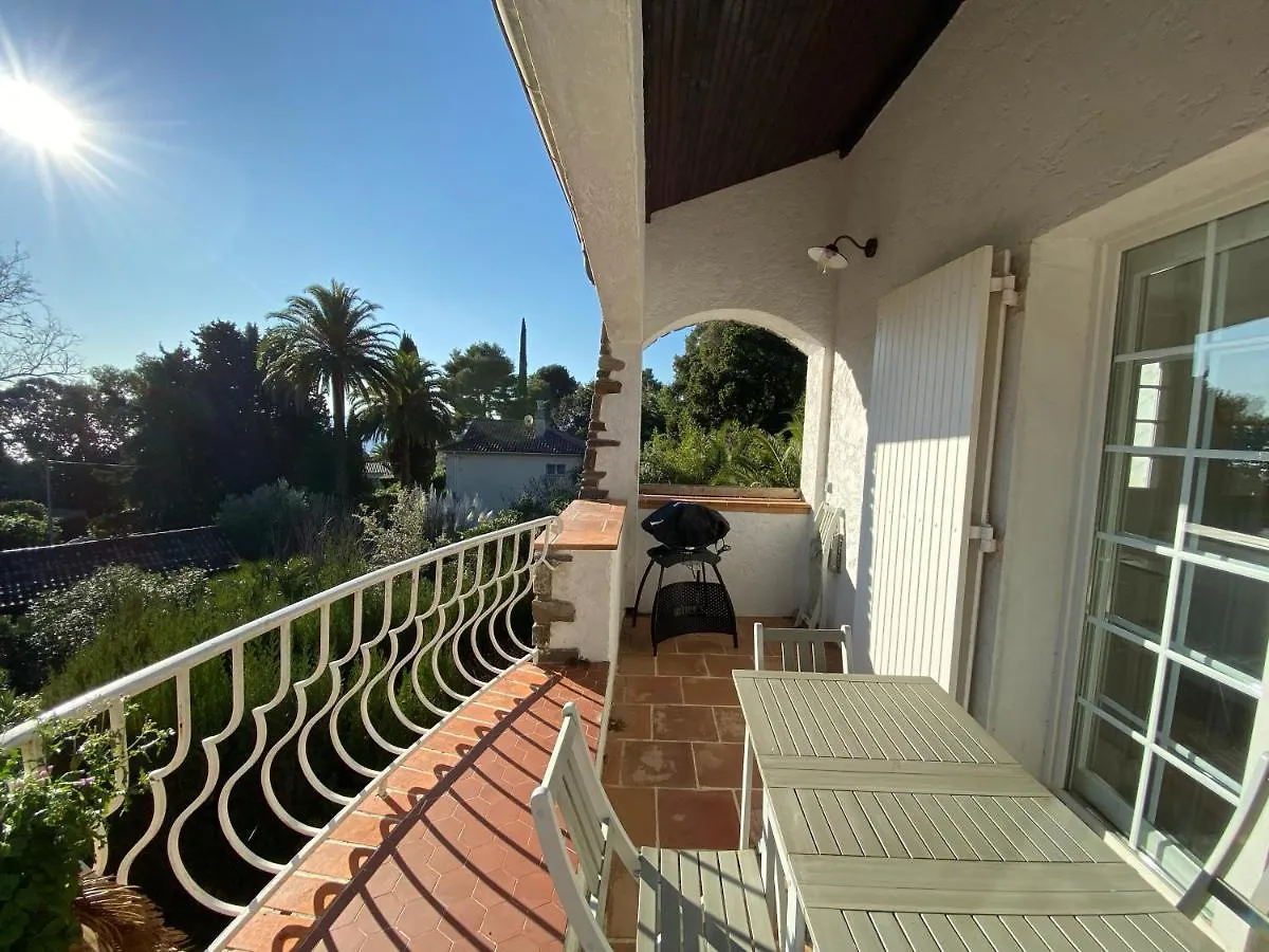 Apartment T3 Plage Du Rayol Dans Petite Residence France