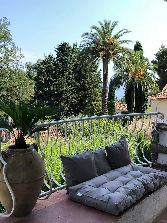 Apartment T3 Plage Du Rayol Dans Petite Residence France